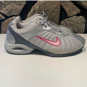 Nike Air Achieve Women’s Size 8